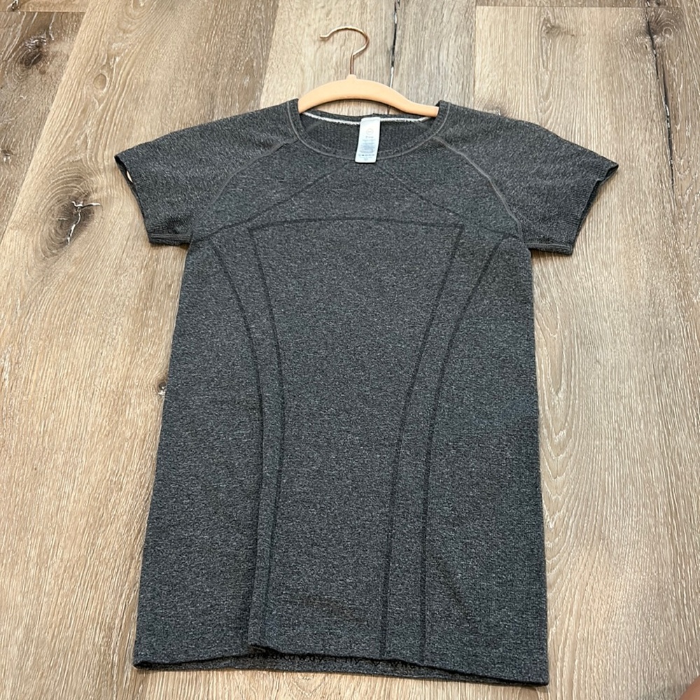 Grey kids lululemon tighter fitted shirt